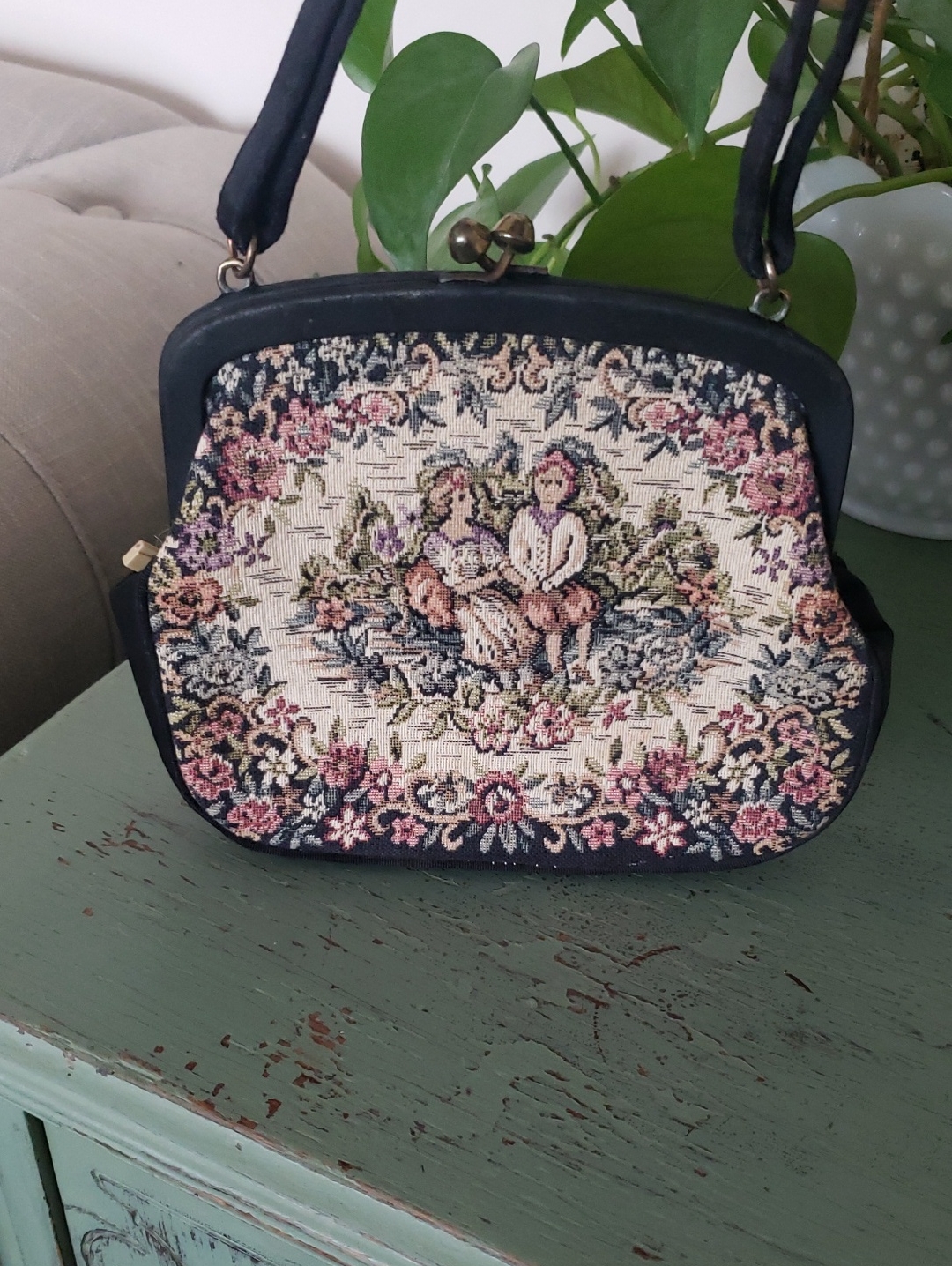 Vintage Tapestry Floral Kisslock Handbag